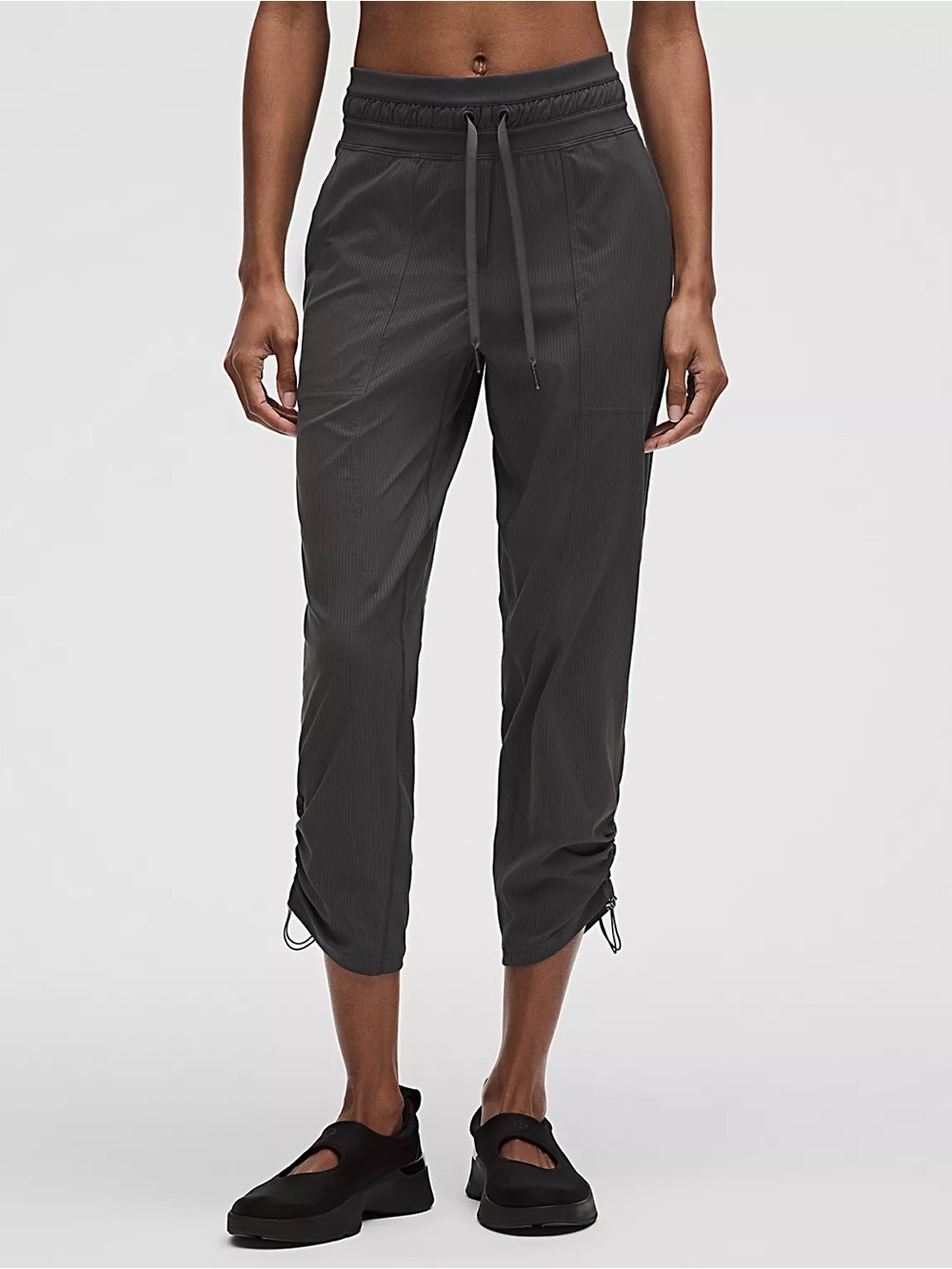 Lululemon Athletica Dance Studio Mid Rise Cropped Pant size 8